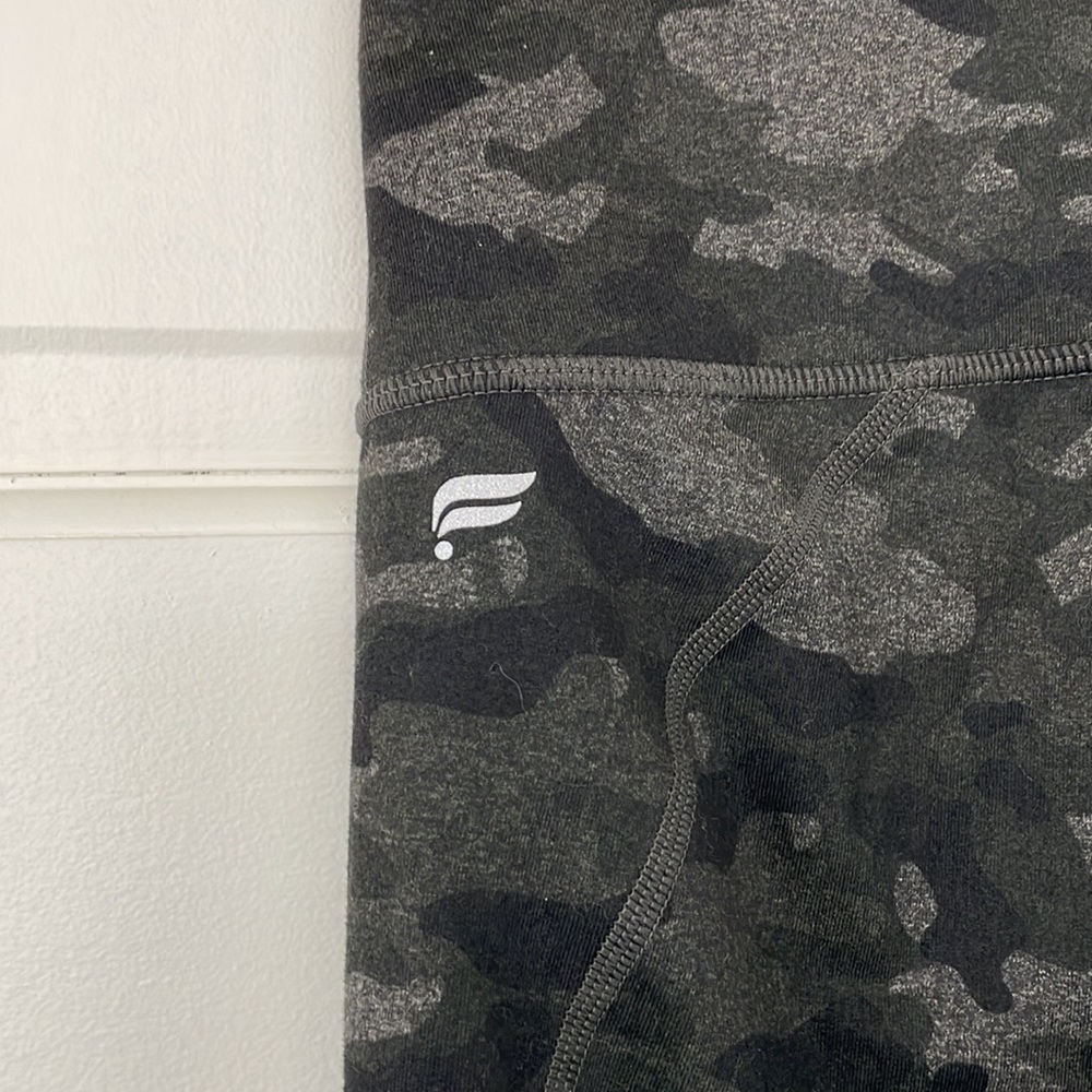 FABLETICS Define Powerhold Midrise leggings size XS/S grey black camo - Picture 6 of 9